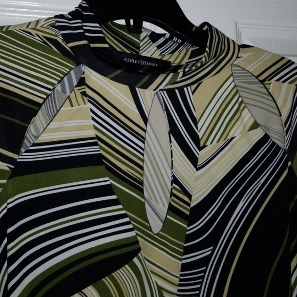 Dress - Picture 3 of 5